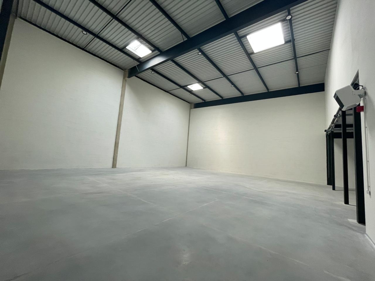 Local d'activité Osny 2999m² Location local d'activité Osny Val-d'Oise OLACT2308770 2